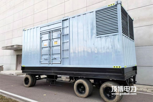 頂博為江西鷹鵬水泥有限公司定制防雨四輪拖車式150kw移動柴油發(fā)電機(jī)組